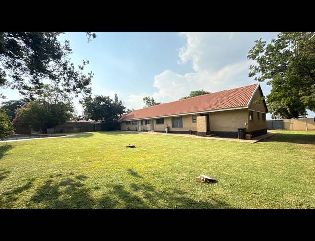4 BEDROOM HOUSE FOR SALE IN BRACKENHURST